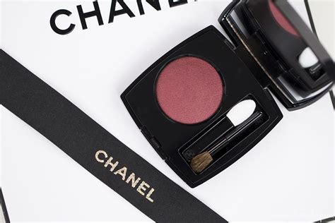 desert rouge chanel eyeshadow|Chanel eyeliner.